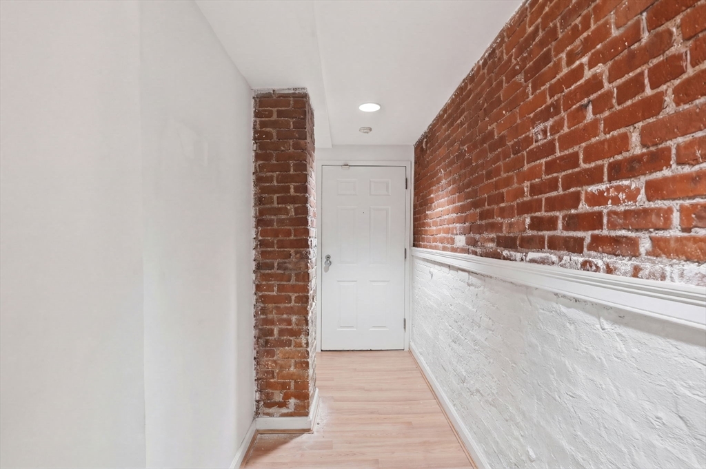102 Gainsborough # 005e Property Photo 11