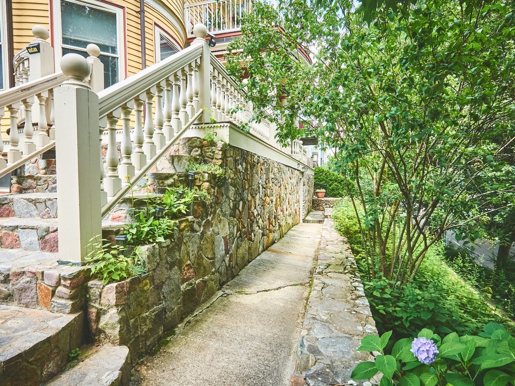 18 Atherton Road # G Property Photo 3