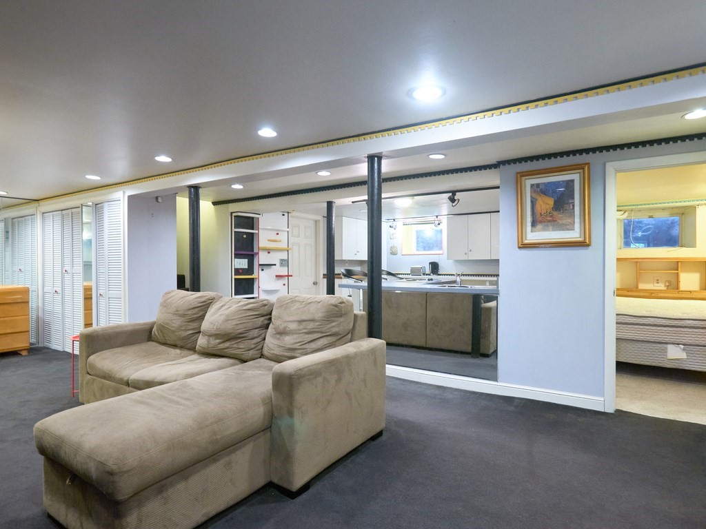 18 Atherton Road # G Property Photo 5