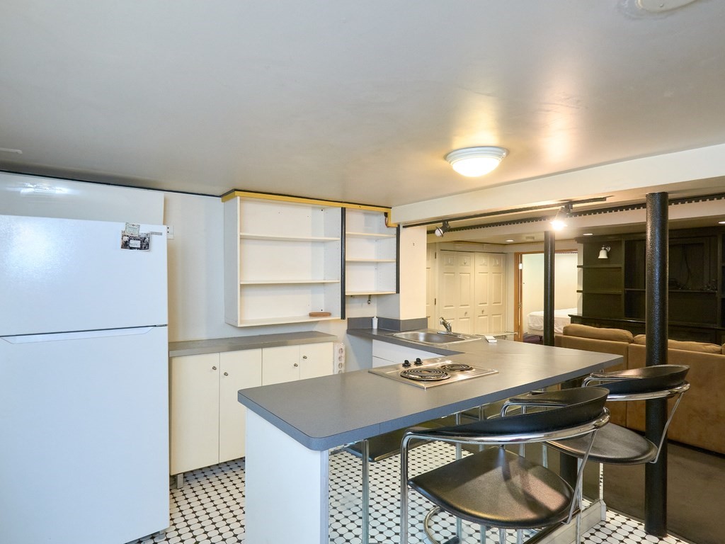 18 Atherton Road # G Property Photo 10