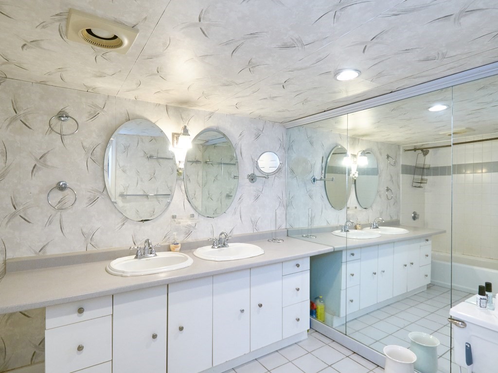 18 Atherton Road # G Property Photo 13