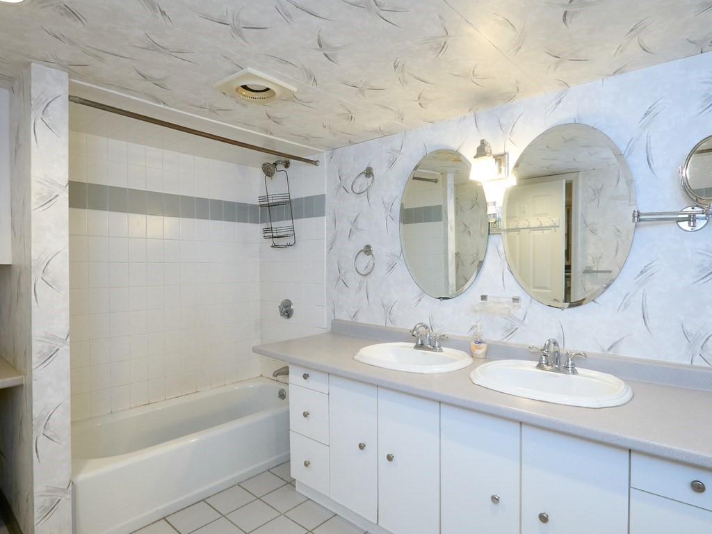 18 Atherton Road # G Property Photo 14