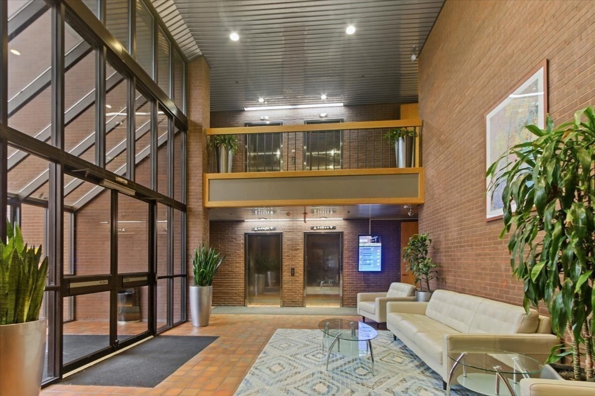 100 Corporate Pl # 103 Property Photo 9
