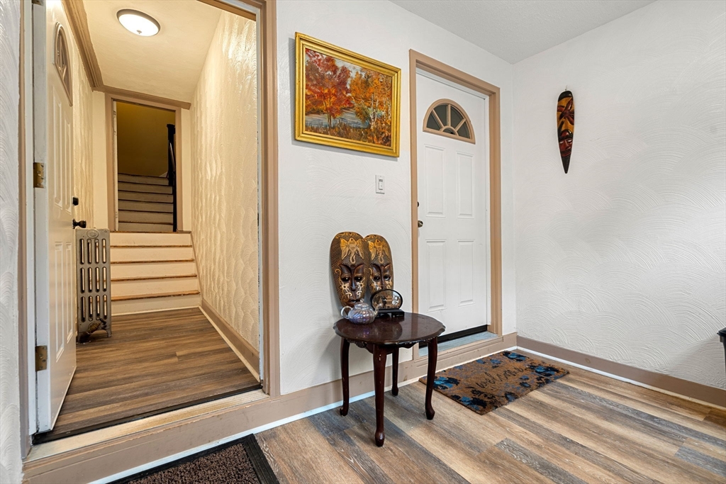 33 Waumbeck St Property Photo 3