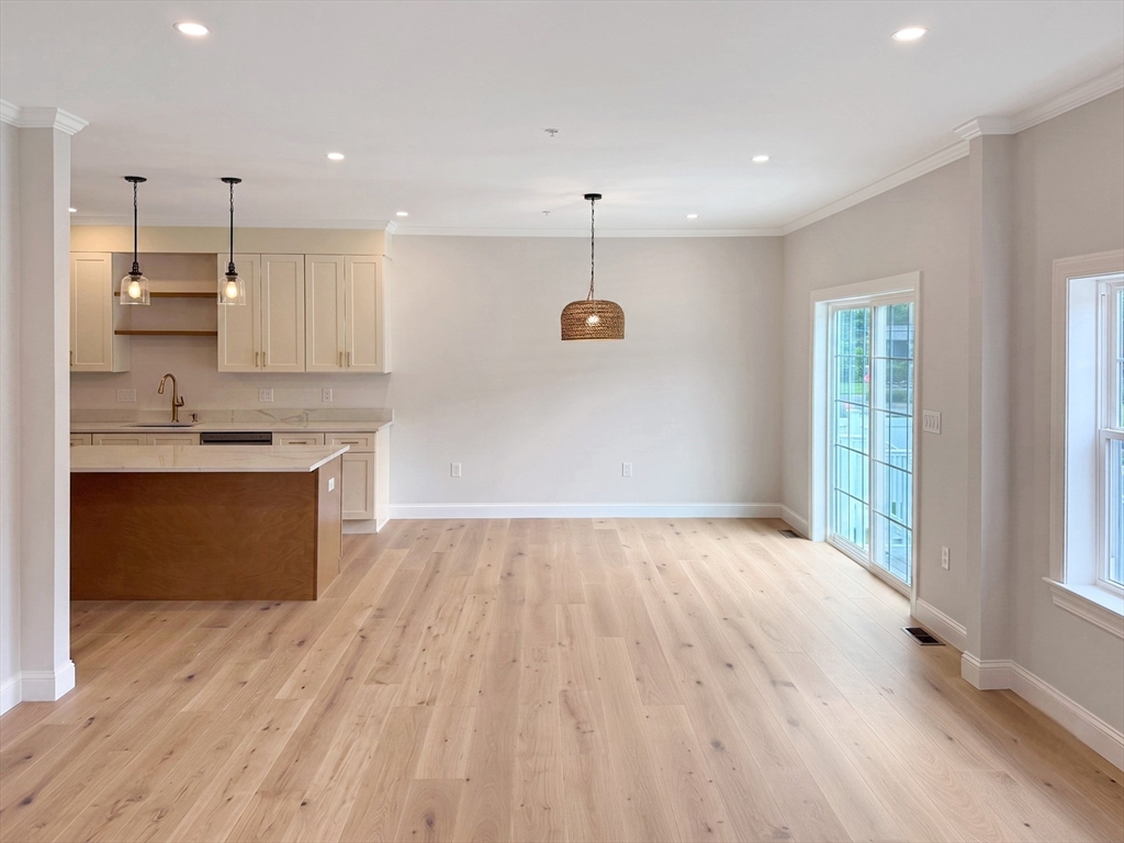 3 Whitman Circle # 3 Property Photo 1