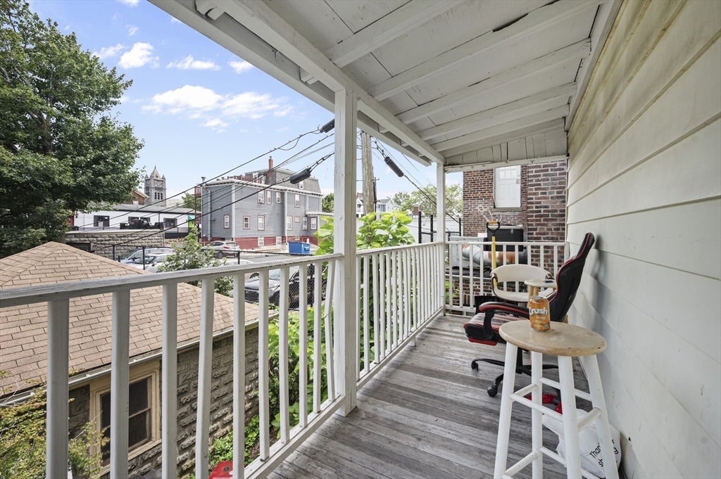 89 Central St Property Photo 27