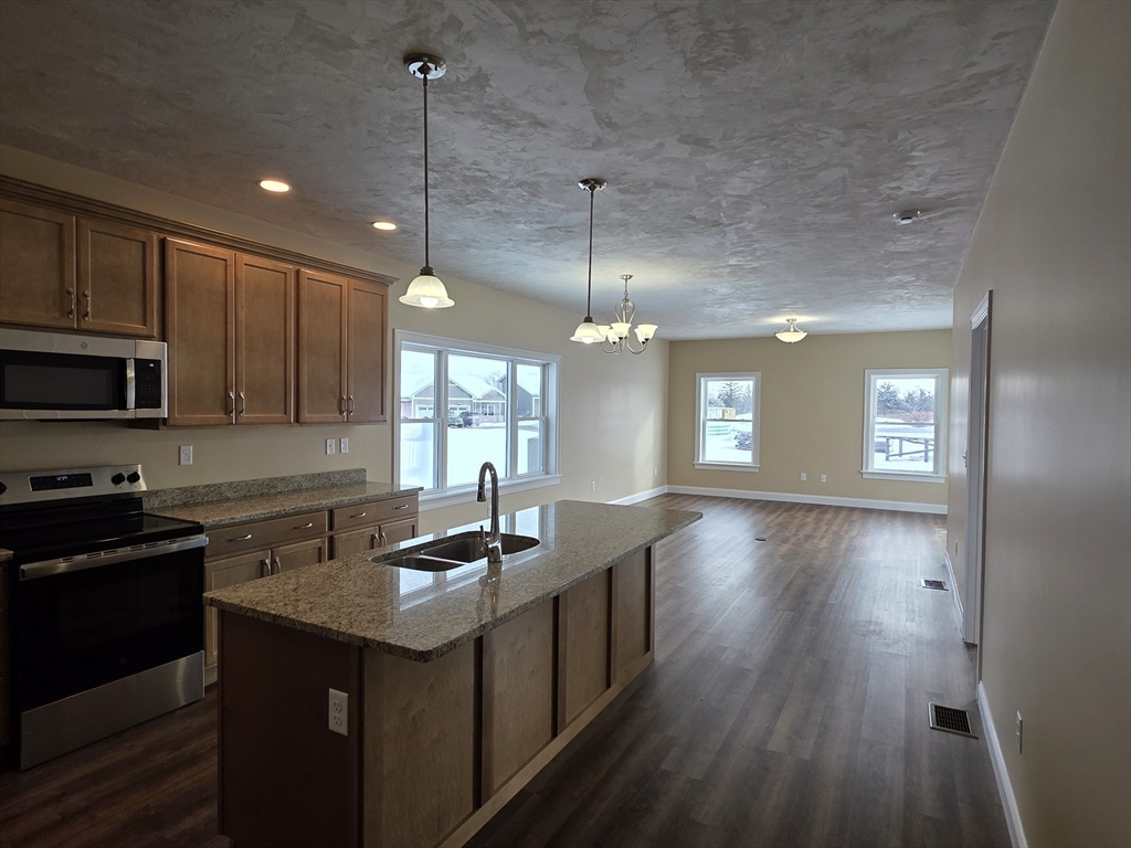 10 Fidelity Drive # 5 Property Photo 6