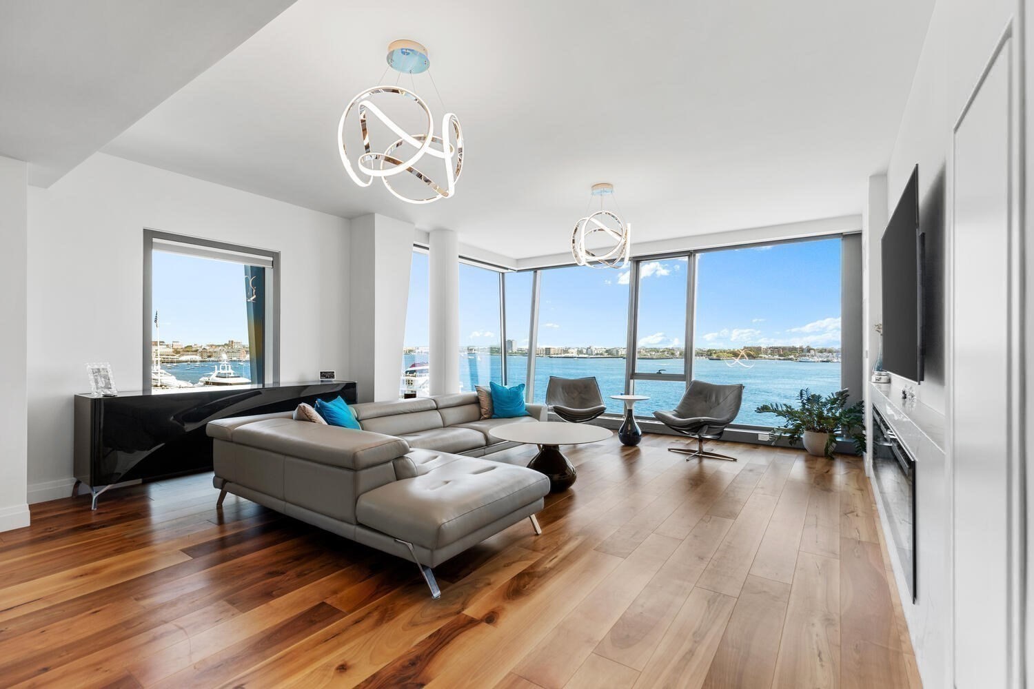 300 Pier 4 Blvd # 5c Property Photo 2
