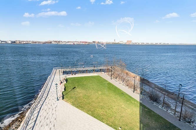 300 Pier 4 Blvd # 5c Property Photo 6