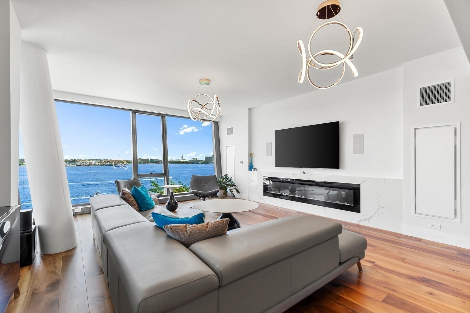 300 Pier 4 Blvd # 5c Property Photo 7