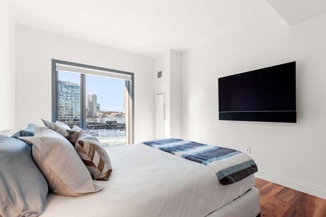 300 Pier 4 Blvd # 5c Property Photo 30