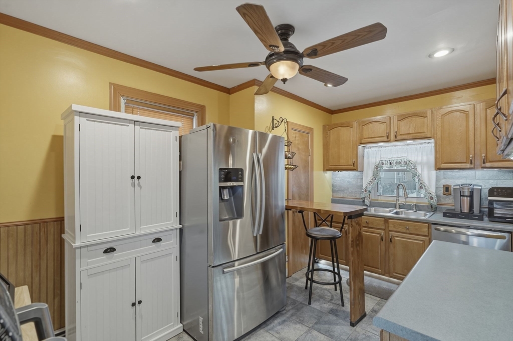 145 Hillman St Property Photo 3