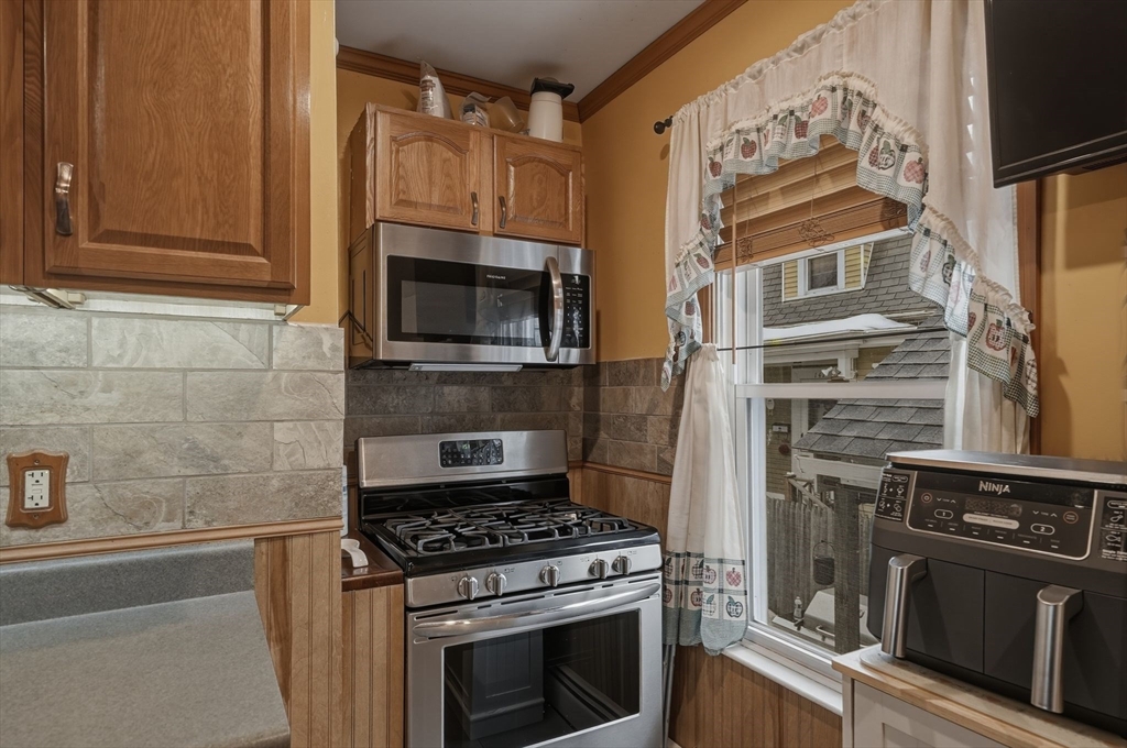 145 Hillman St Property Photo 4