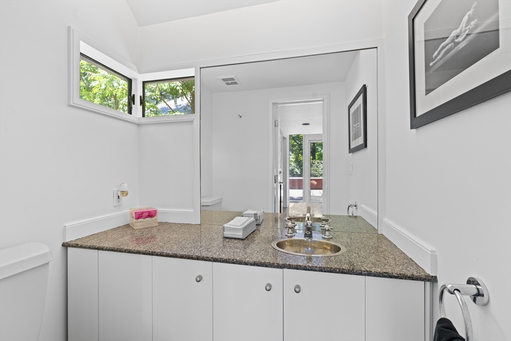 331 Heath Street Property Photo 7