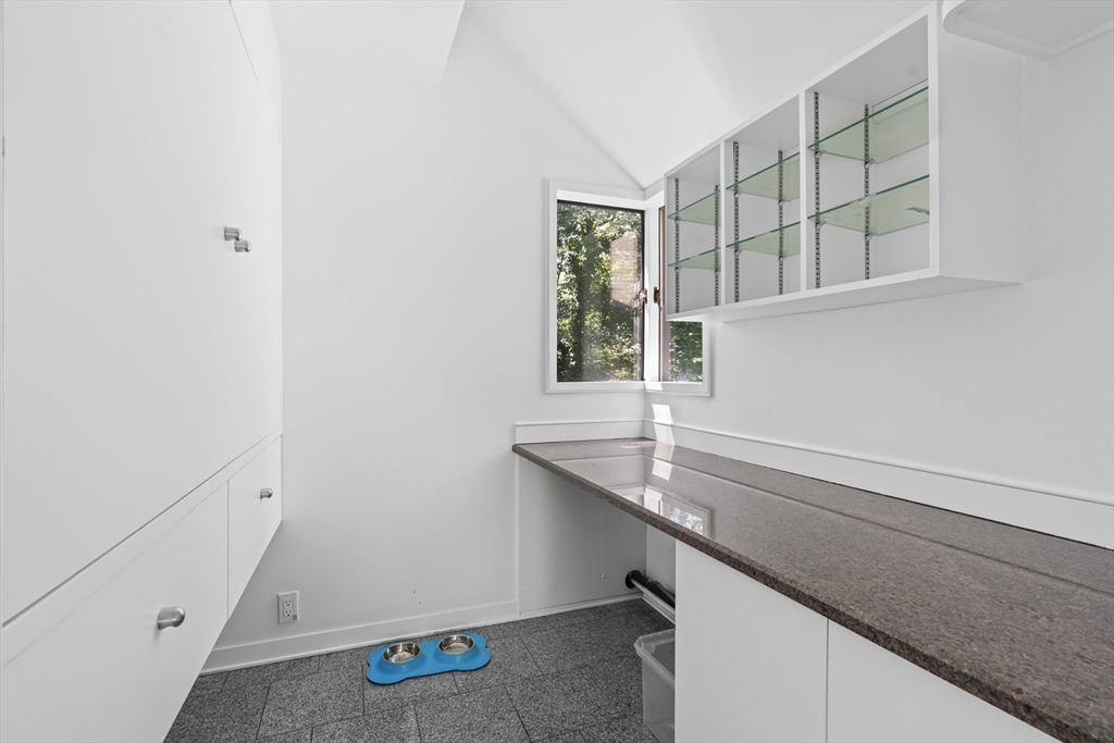 331 Heath Street Property Photo 11
