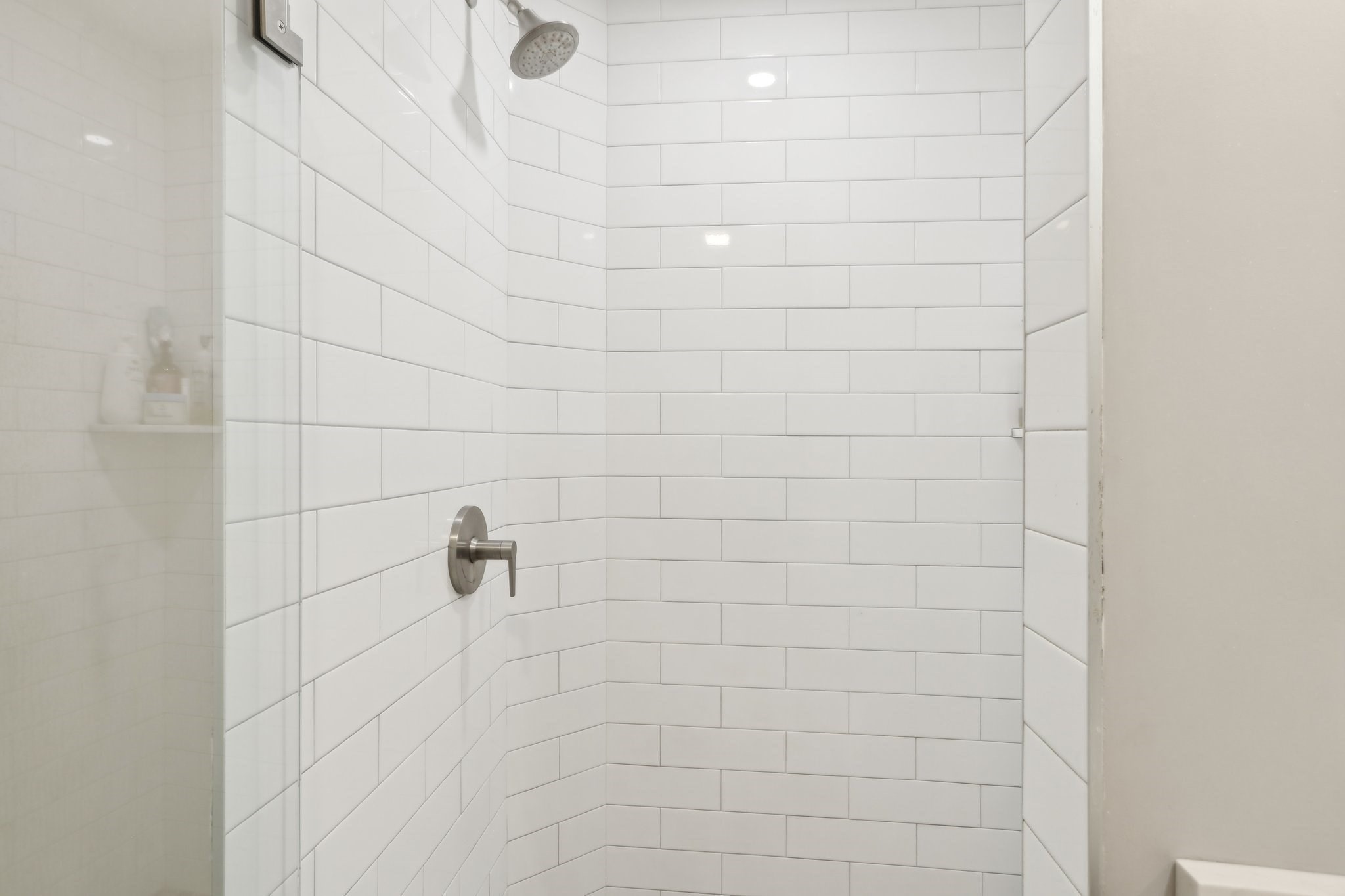 271 W 5th St Property Photo 24