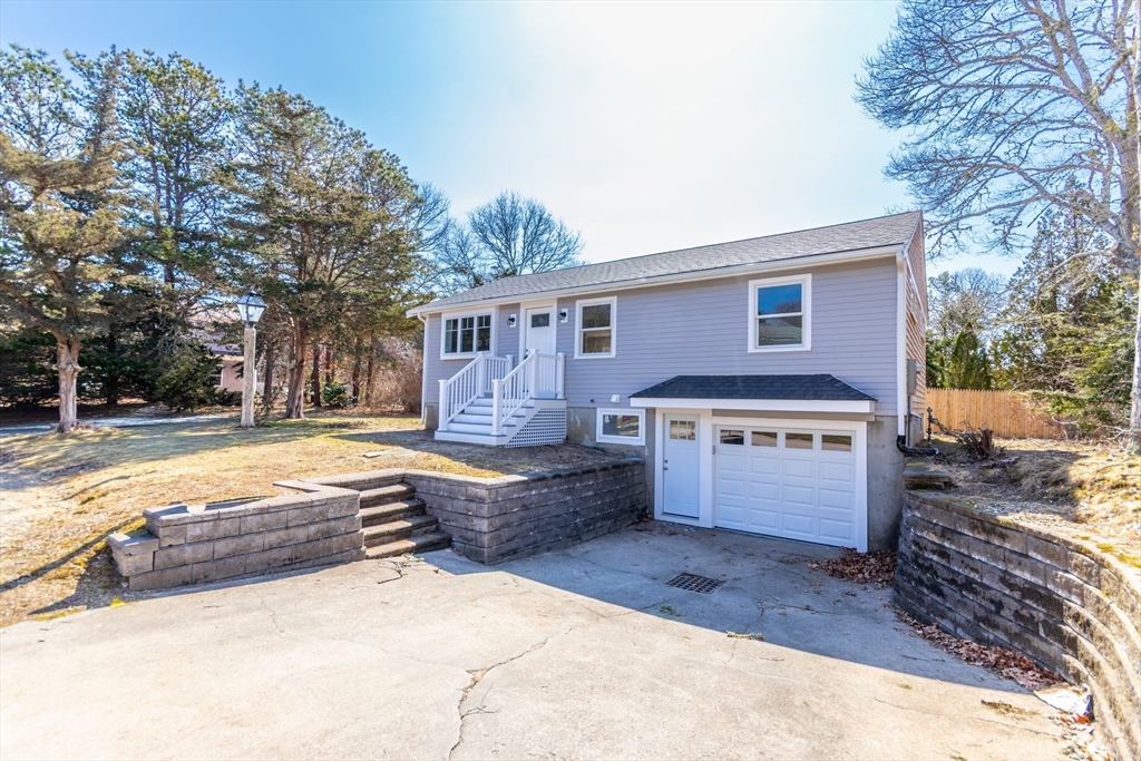 24 Weatherglass Ln Property Photo 1