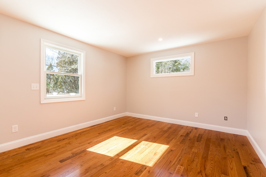 24 Weatherglass Ln Property Photo 15