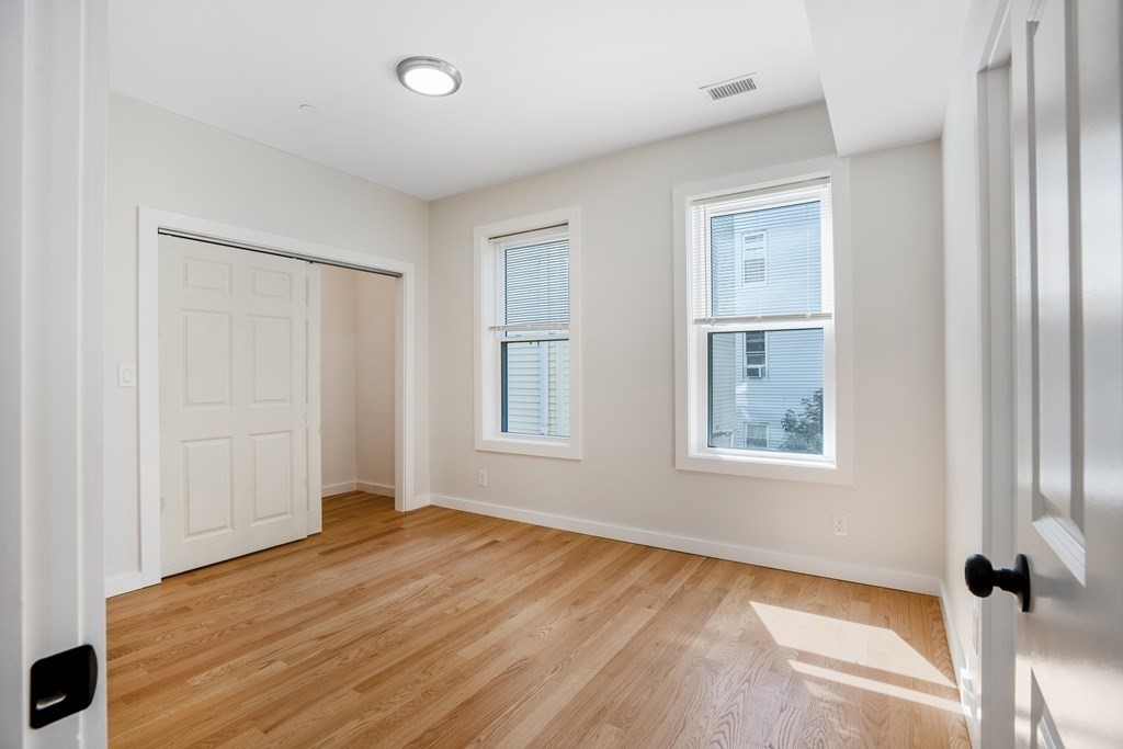 27 Linden # 1 Property Photo 6