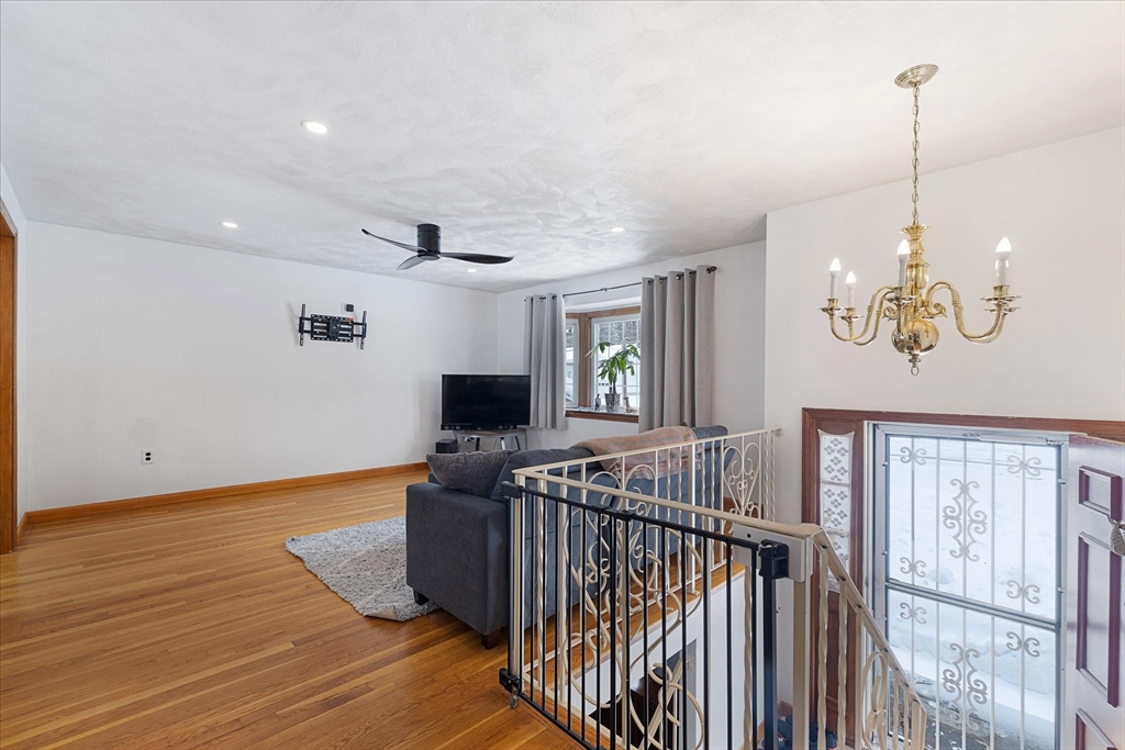 8 Barry Drive Property Photo 2