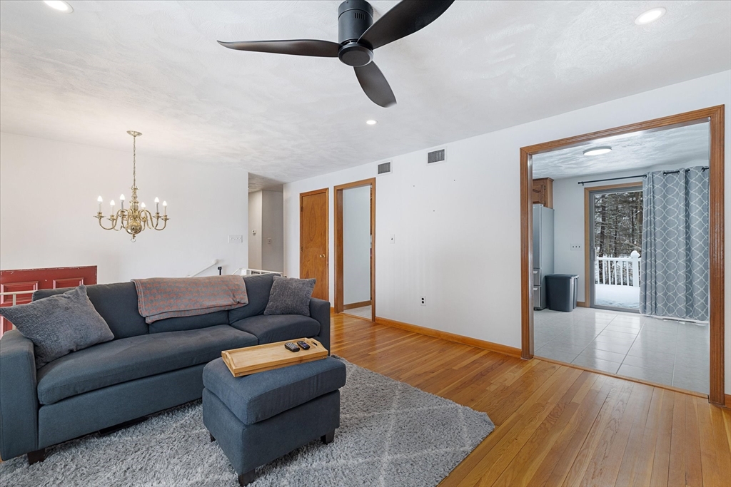 8 Barry Drive Property Photo 4