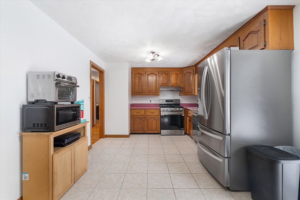 8 Barry Drive Property Photo 8