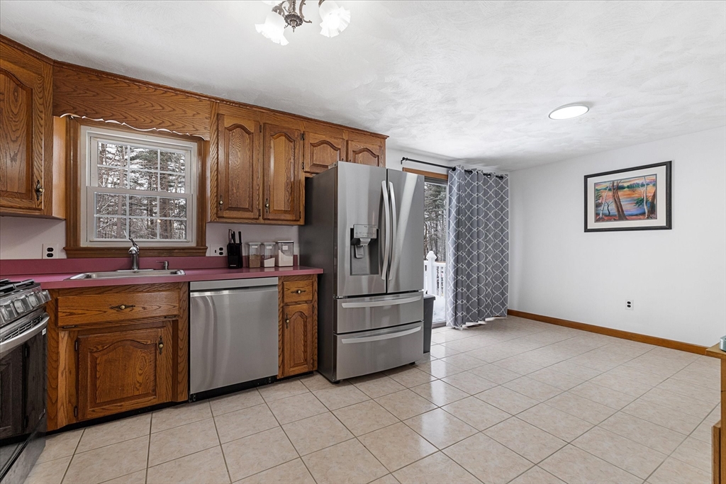 8 Barry Drive Property Photo 9