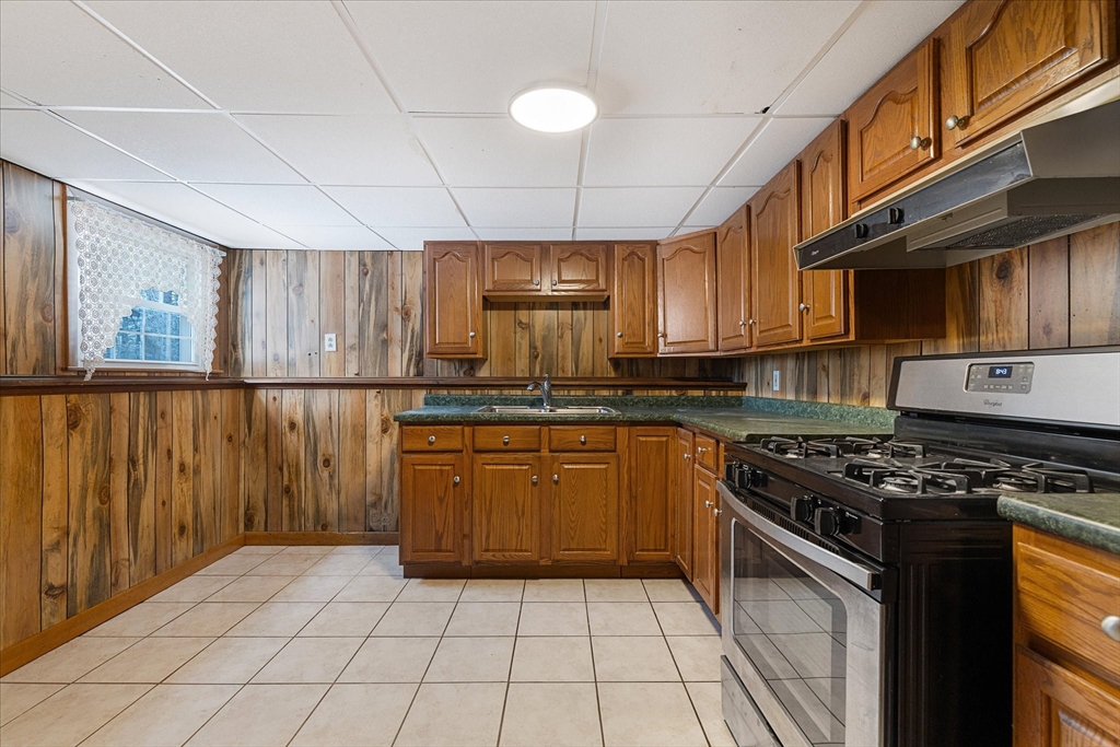 8 Barry Drive Property Photo 28