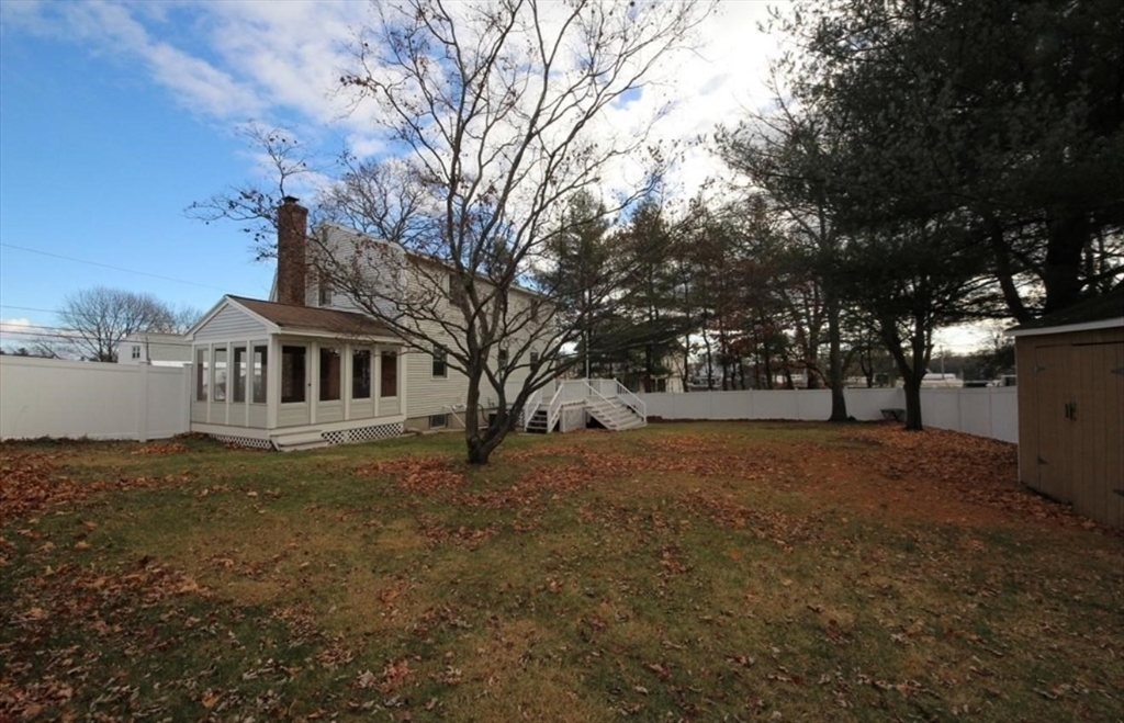 471 Butman Rd Property Photo 4