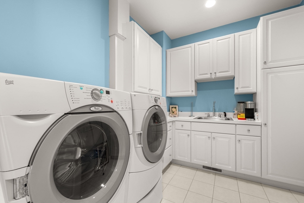 1 Puddingstone Cir Property Photo 16