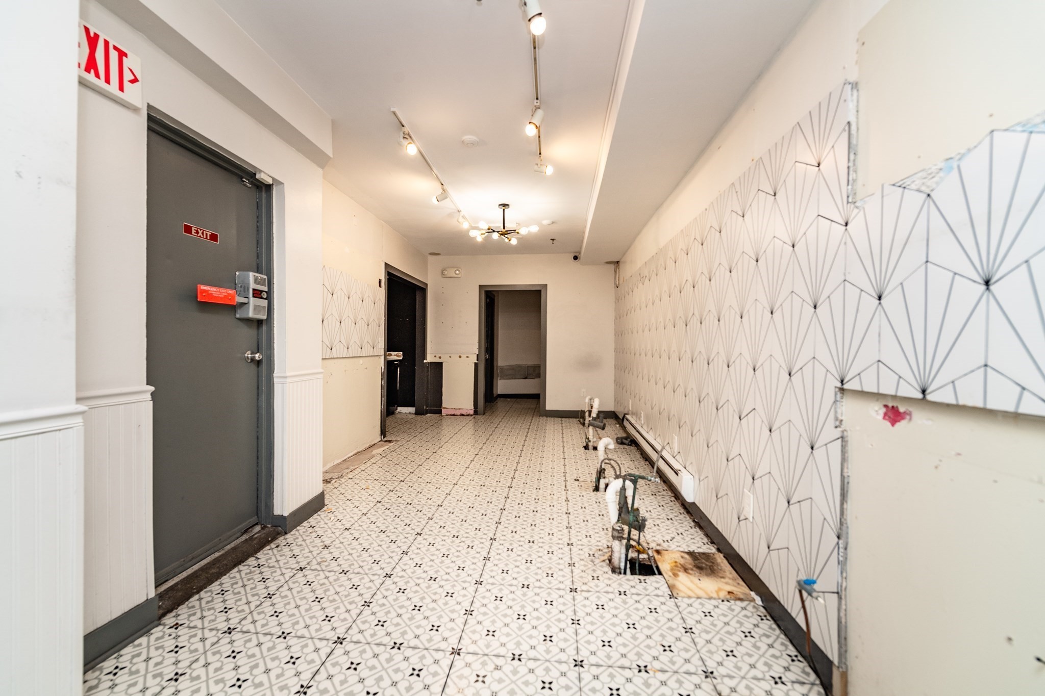297 Newbury Street Property Photo 2