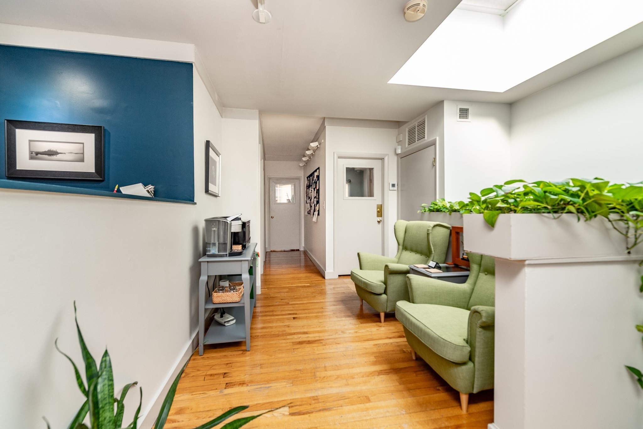 297 Newbury Street Property Photo 8