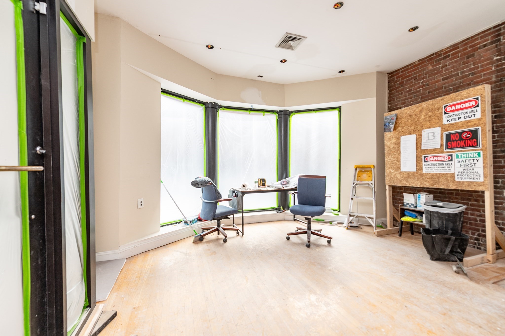 297 Newbury Street Property Photo 10