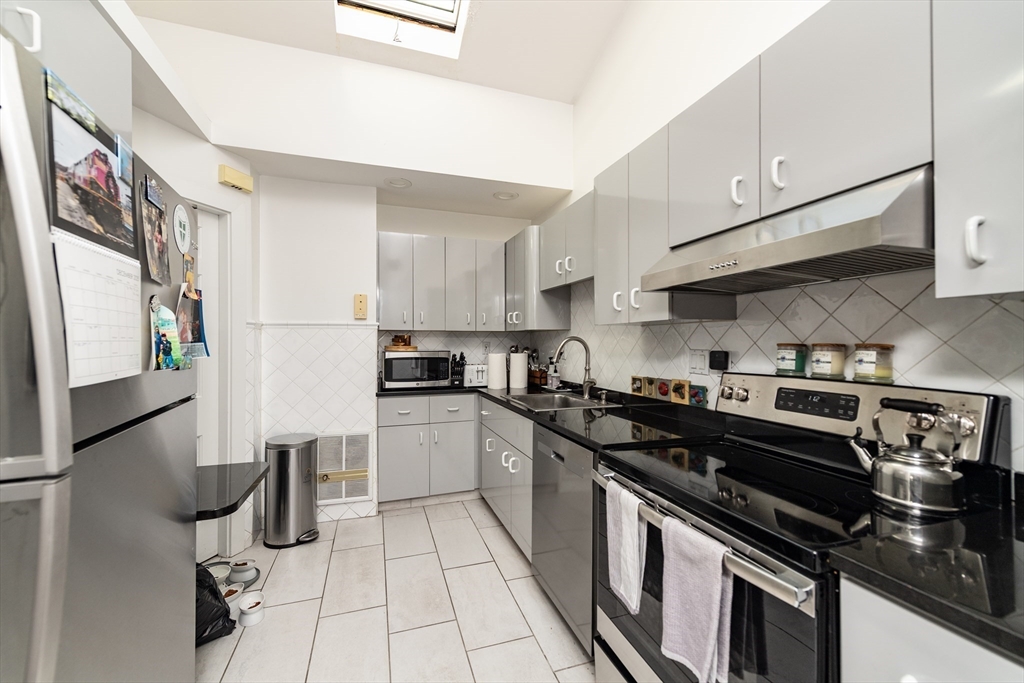 470 Commonwealth Ave Property Photo 21