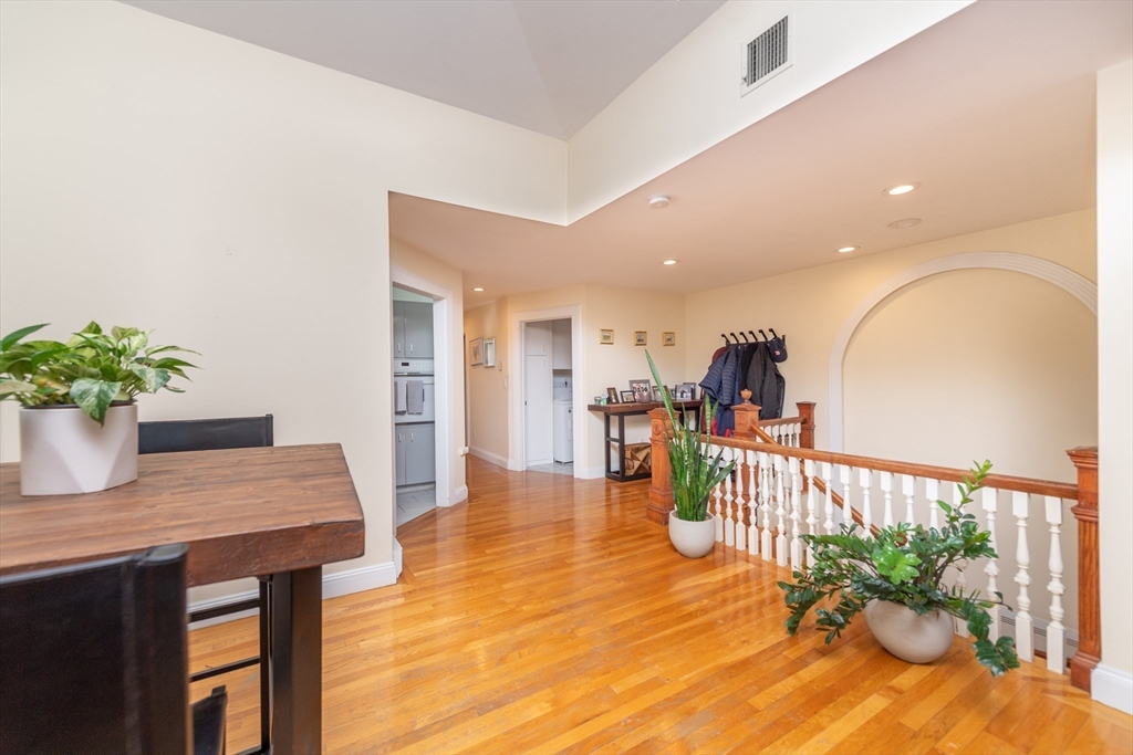 470 Commonwealth Ave Property Photo 23