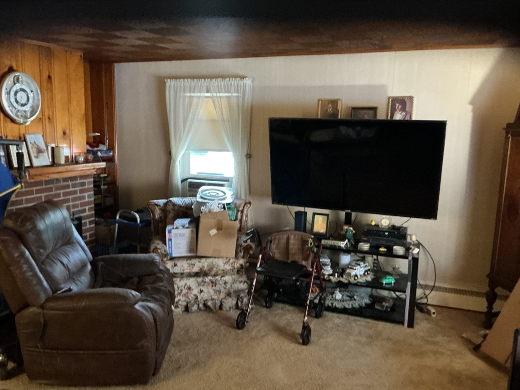251 Fuller Rd Property Photo 12