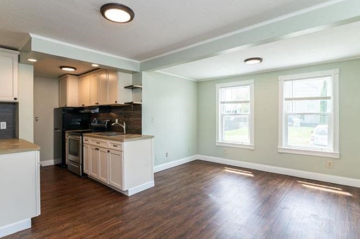 13 Main St Property Photo 3