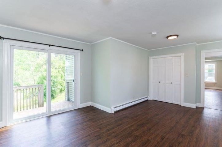 13 Main St Property Photo 8