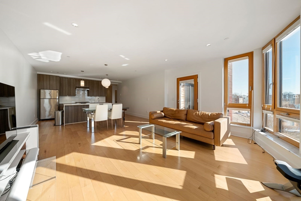 240 Salem St # 3b Property Photo 6
