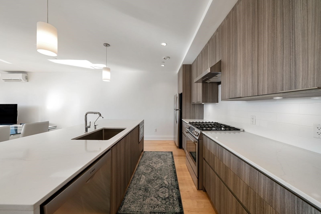 240 Salem St # 3b Property Photo 16