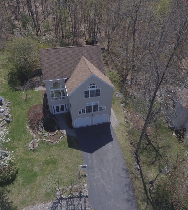 7 Tree Top Way Property Photo 3