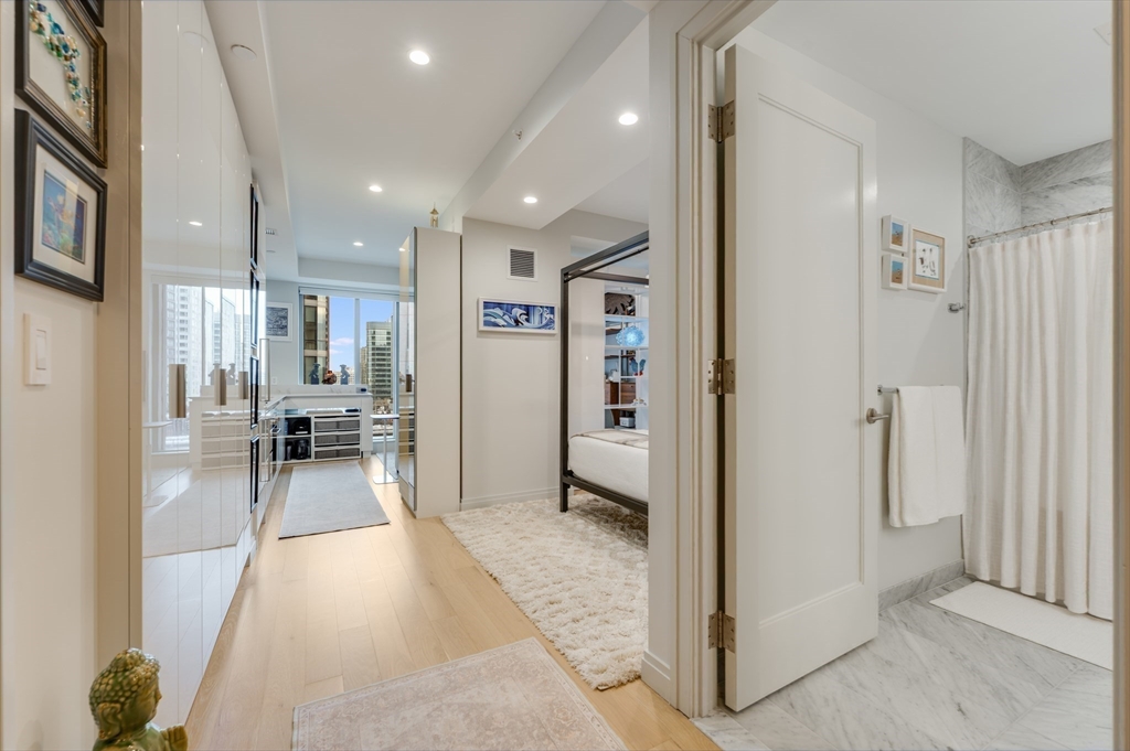135 Seaport Blvd # 818 Property Photo 9