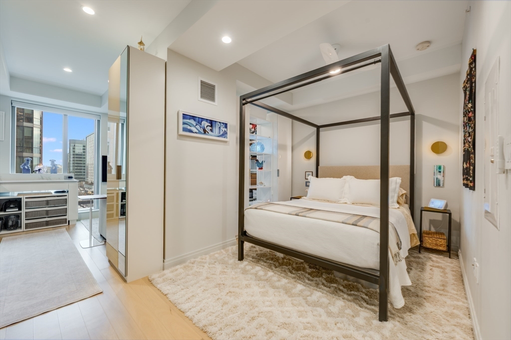 135 Seaport Blvd # 818 Property Photo 10