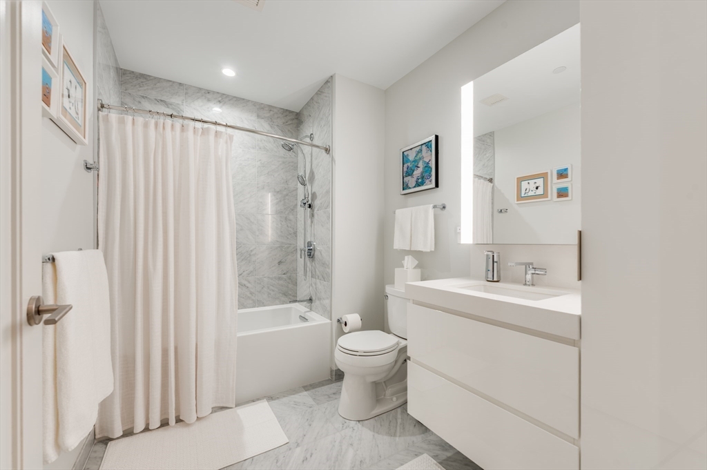 135 Seaport Blvd # 818 Property Photo 15