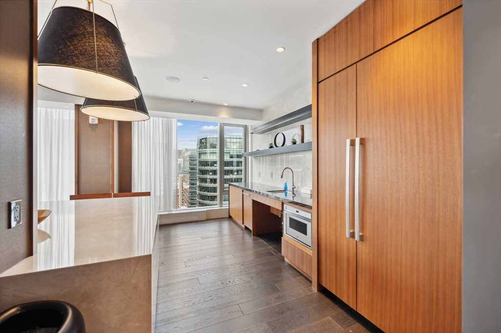 135 Seaport Blvd # 818 Property Photo 21