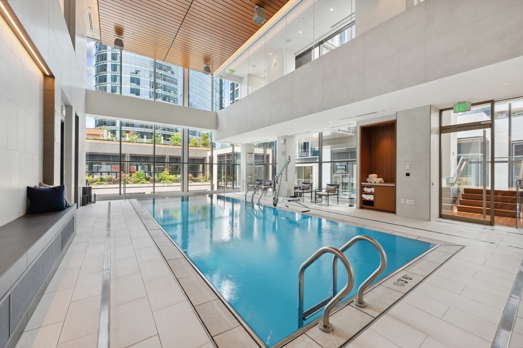 135 Seaport Blvd # 818 Property Photo 22