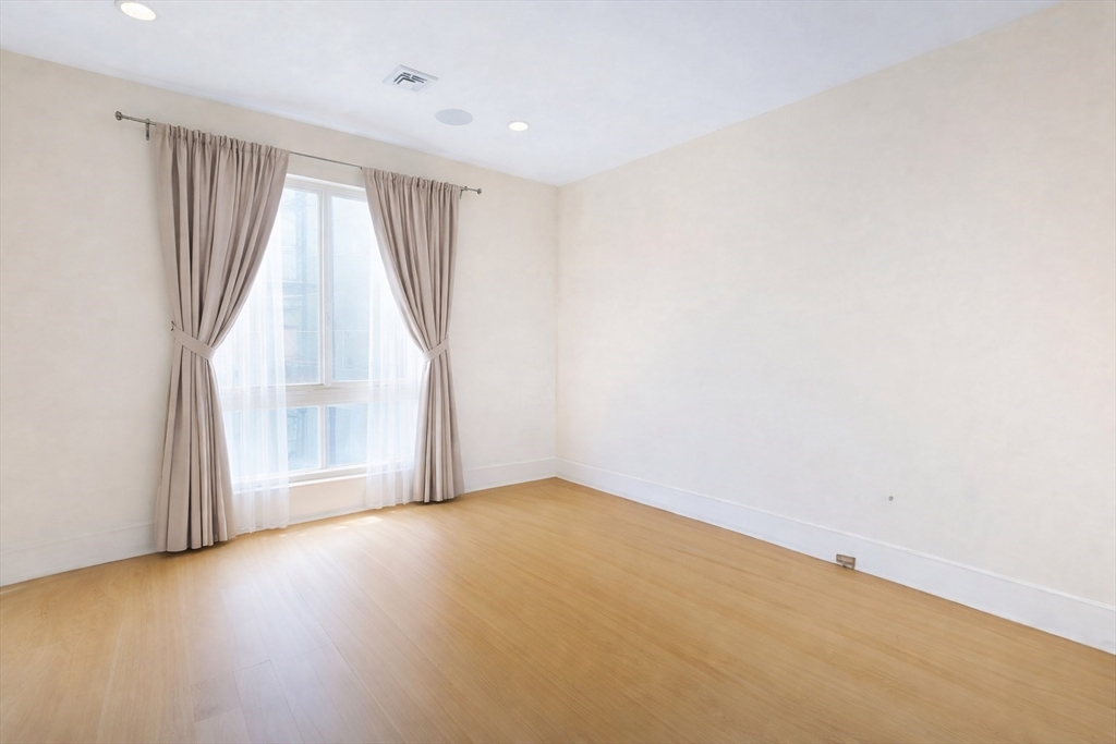 488 Dorchester Ave # 3e Property Photo 4