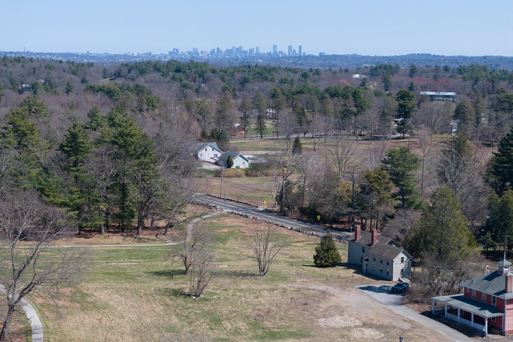 131 Wellesley Street Property Photo 2