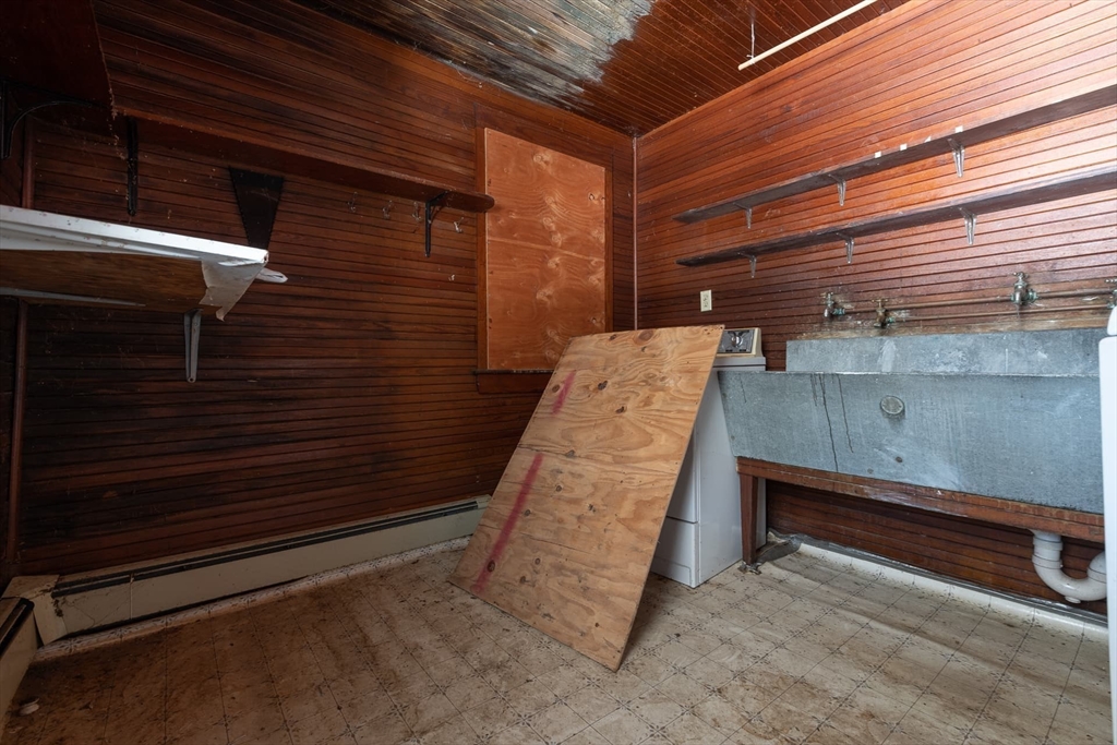 131 Wellesley Street Property Photo 24