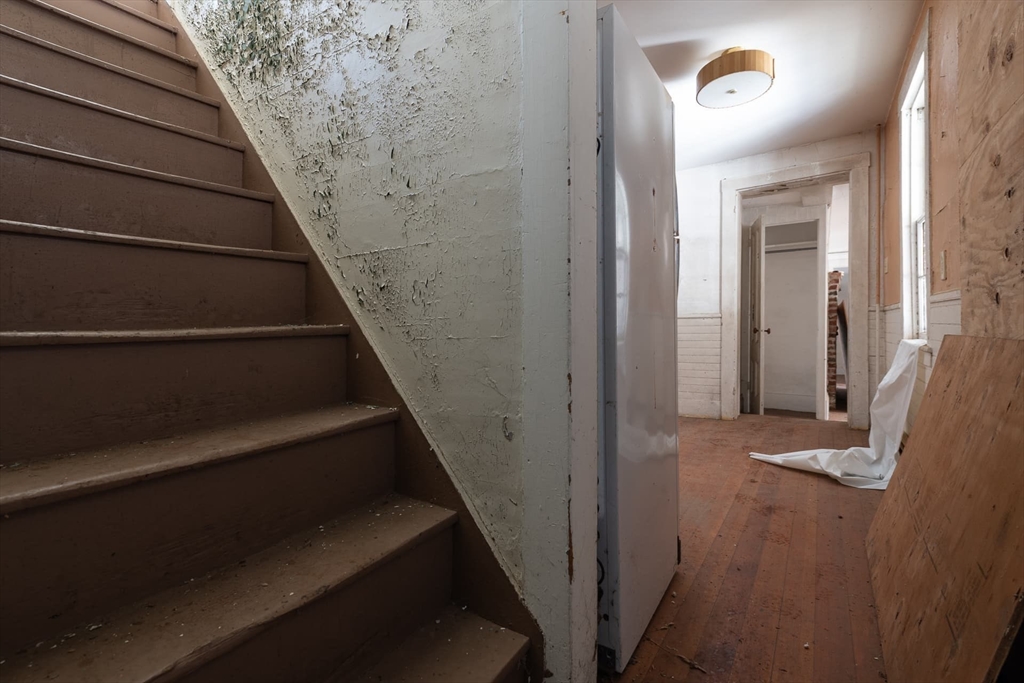 131 Wellesley Street Property Photo 28